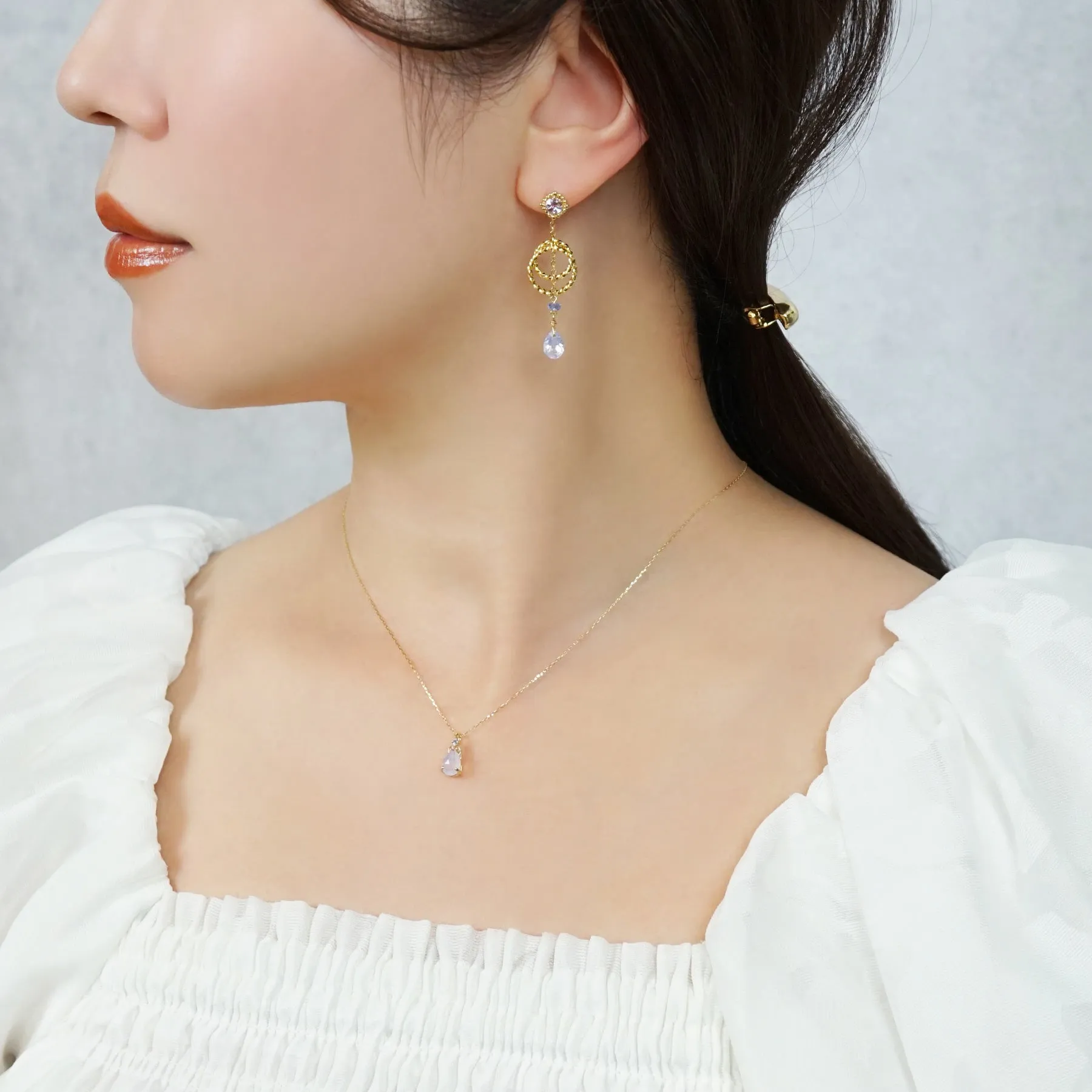 10K Moonlight Amethyst Lupine Necklace (Yellow Gold)
