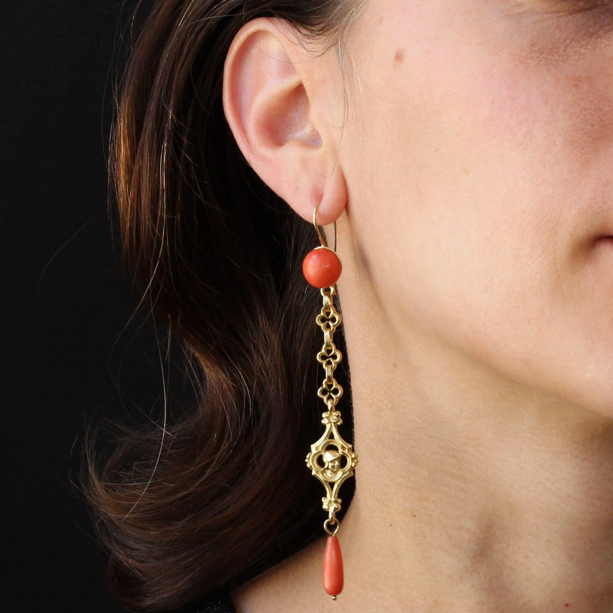 19th Century Coral 18 Karat Yellow Gold Dangle Earrings