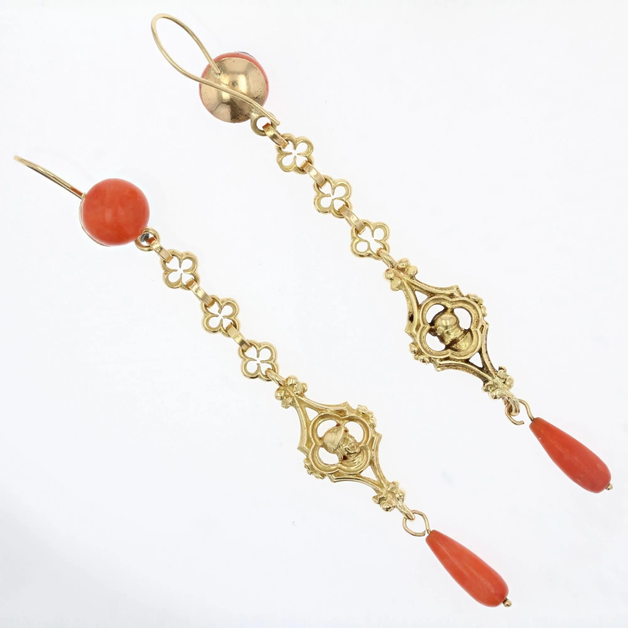 19th Century Coral 18 Karat Yellow Gold Dangle Earrings