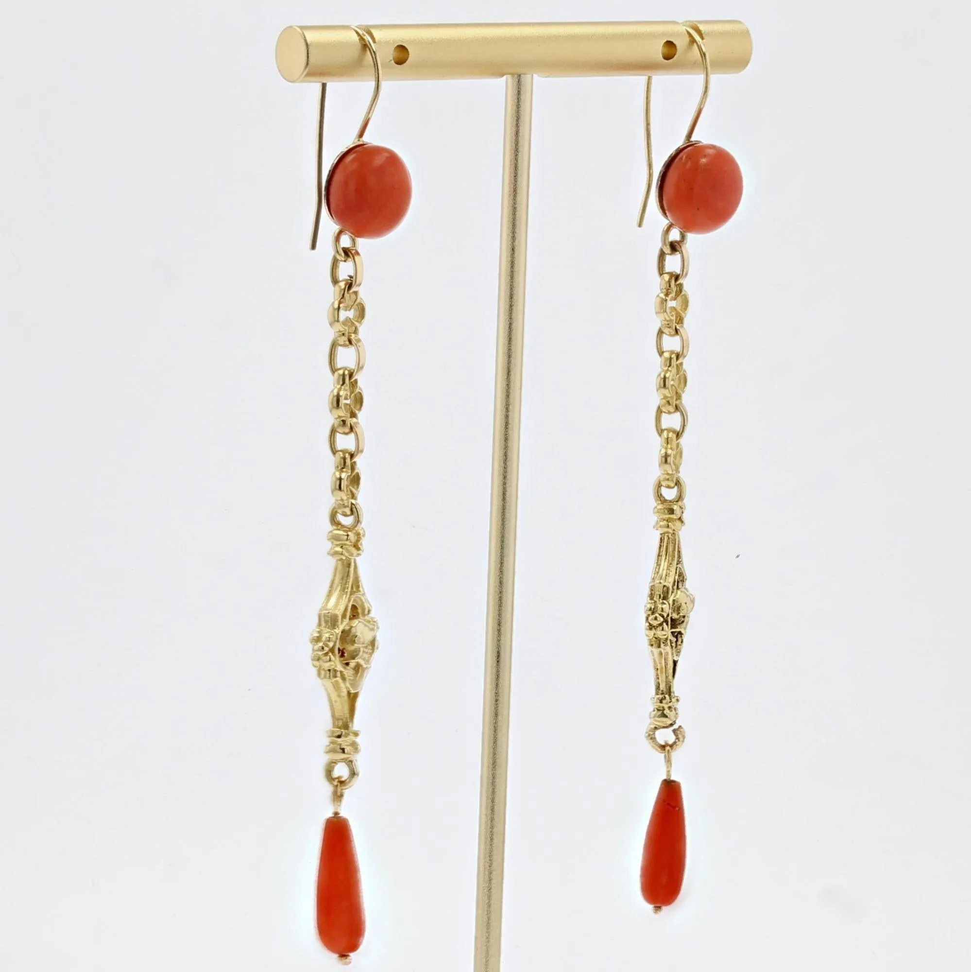 19th Century Coral 18 Karat Yellow Gold Dangle Earrings