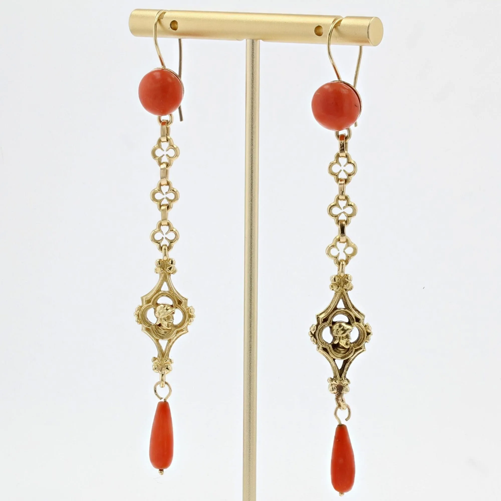 19th Century Coral 18 Karat Yellow Gold Dangle Earrings