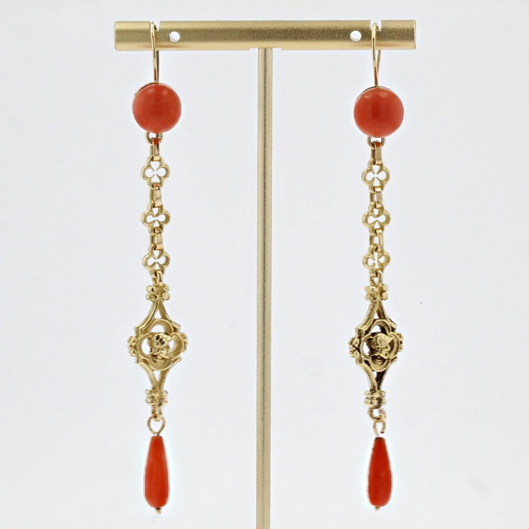 19th Century Coral 18 Karat Yellow Gold Dangle Earrings