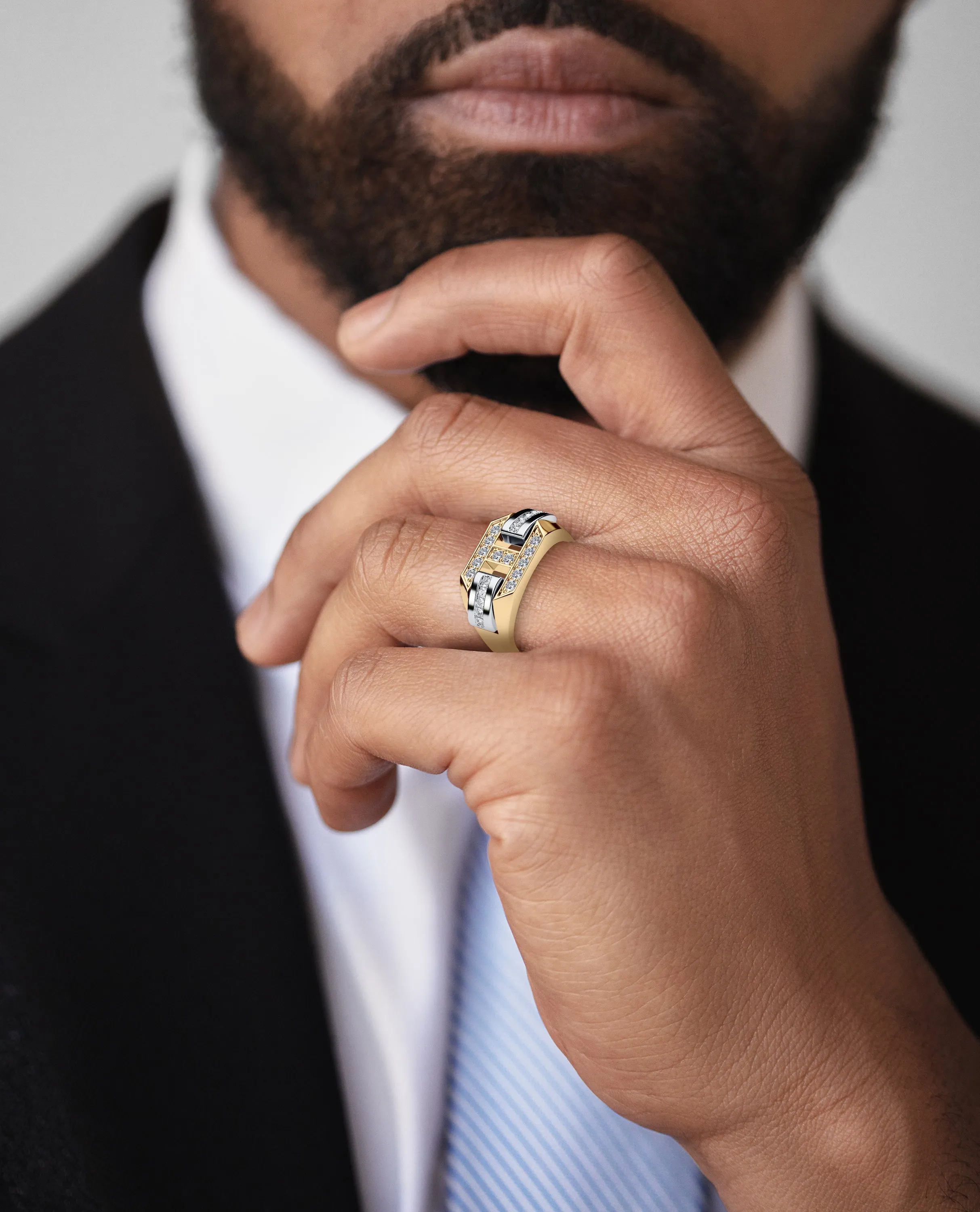 BRIGGS Gold Signet Ring with 0.35ct Diamonds