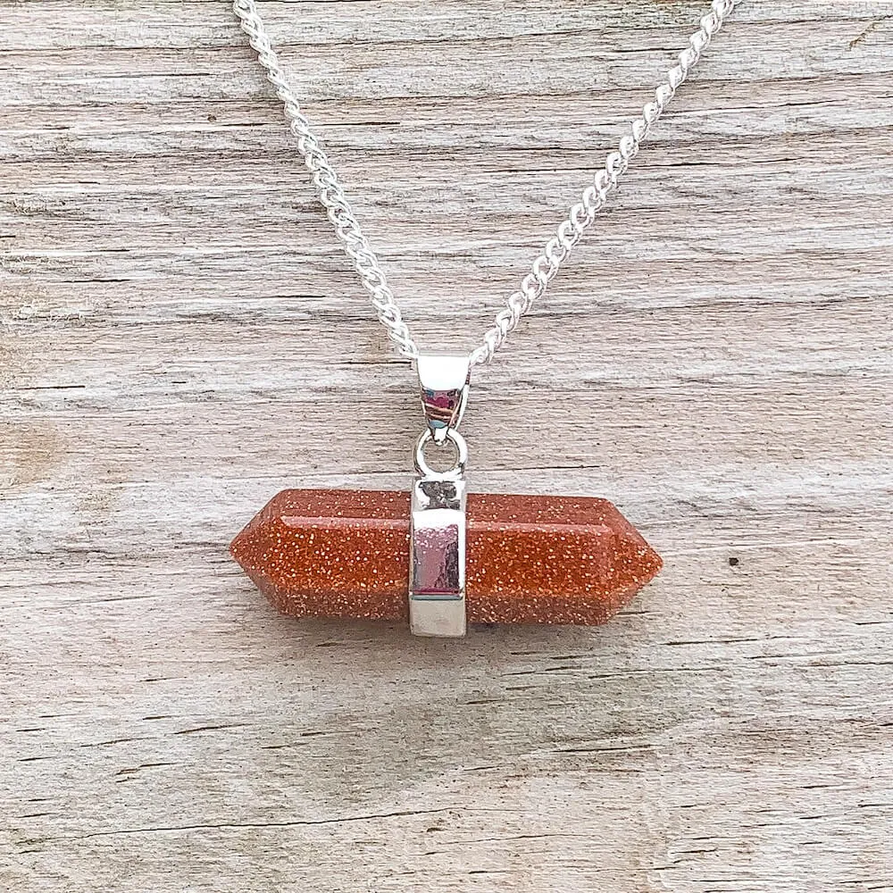 Double Point Horizontal Crystal Necklace