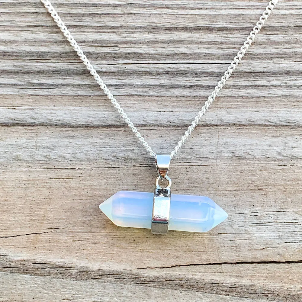 Double Point Horizontal Crystal Necklace