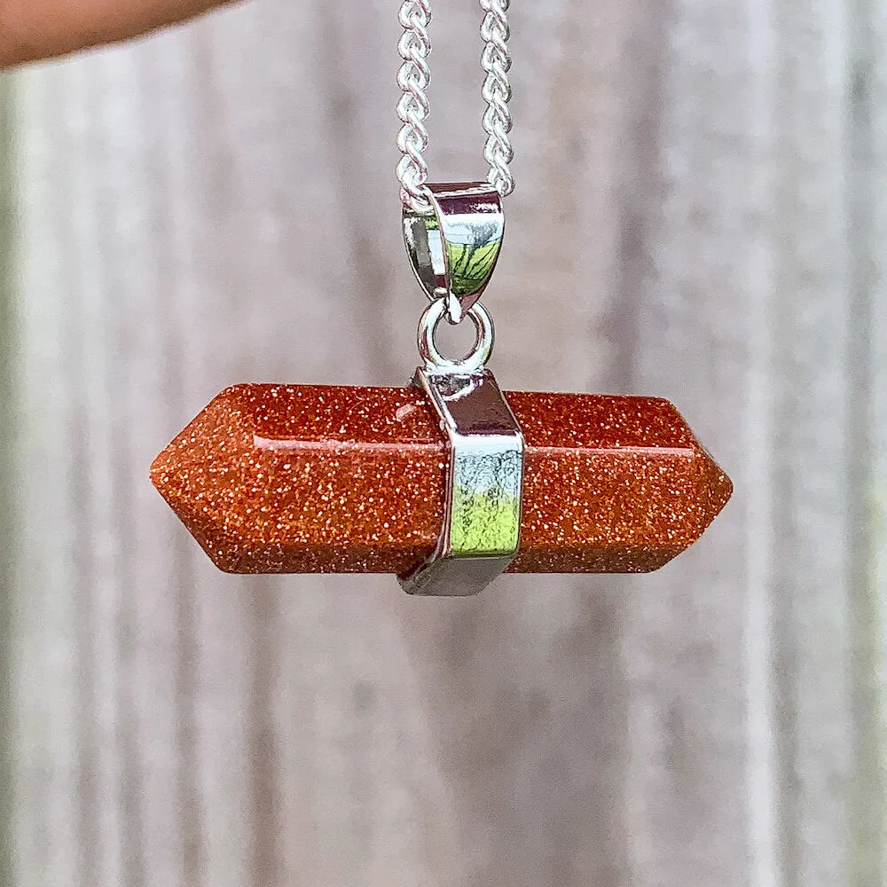 Double Point Horizontal Crystal Necklace