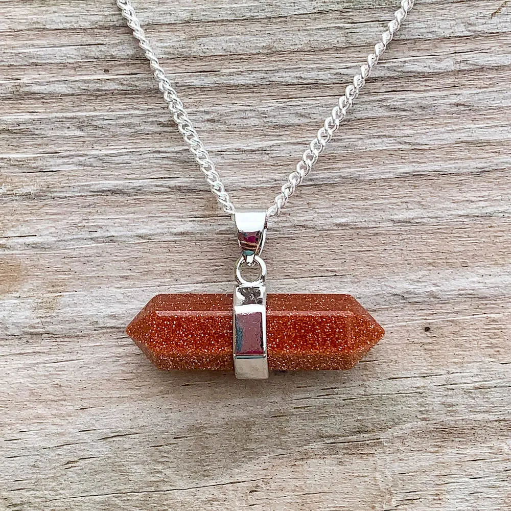 Double Point Horizontal Crystal Necklace