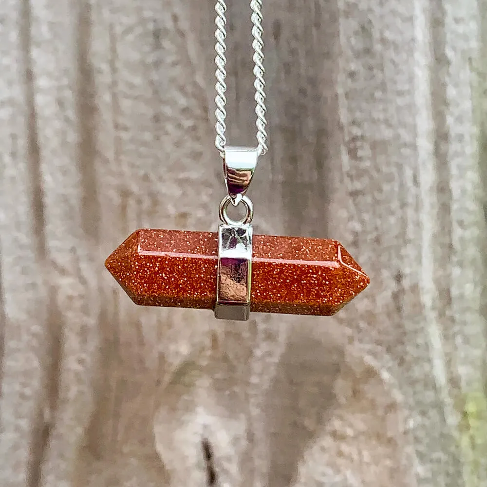Double Point Horizontal Crystal Necklace