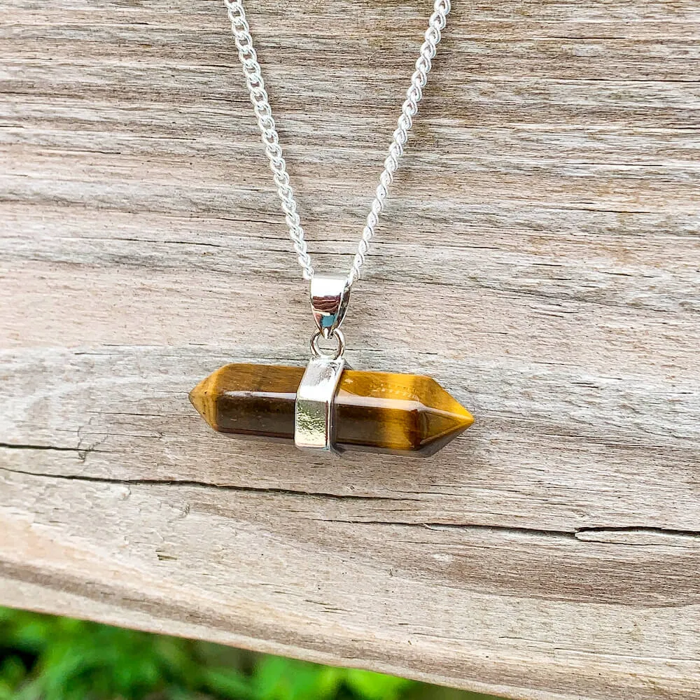 Double Point Horizontal Crystal Necklace