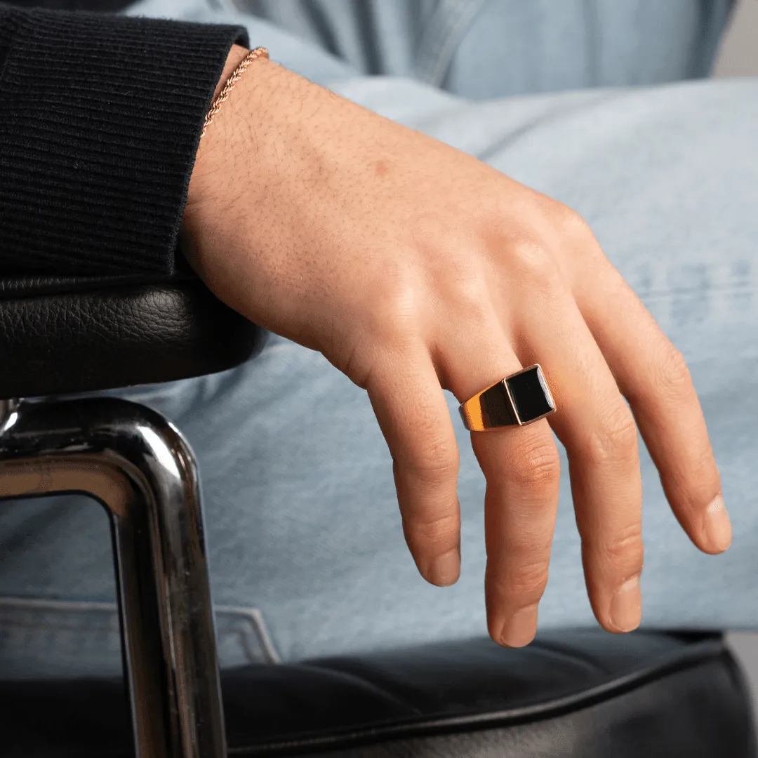Flat Signet Ring (Gold)