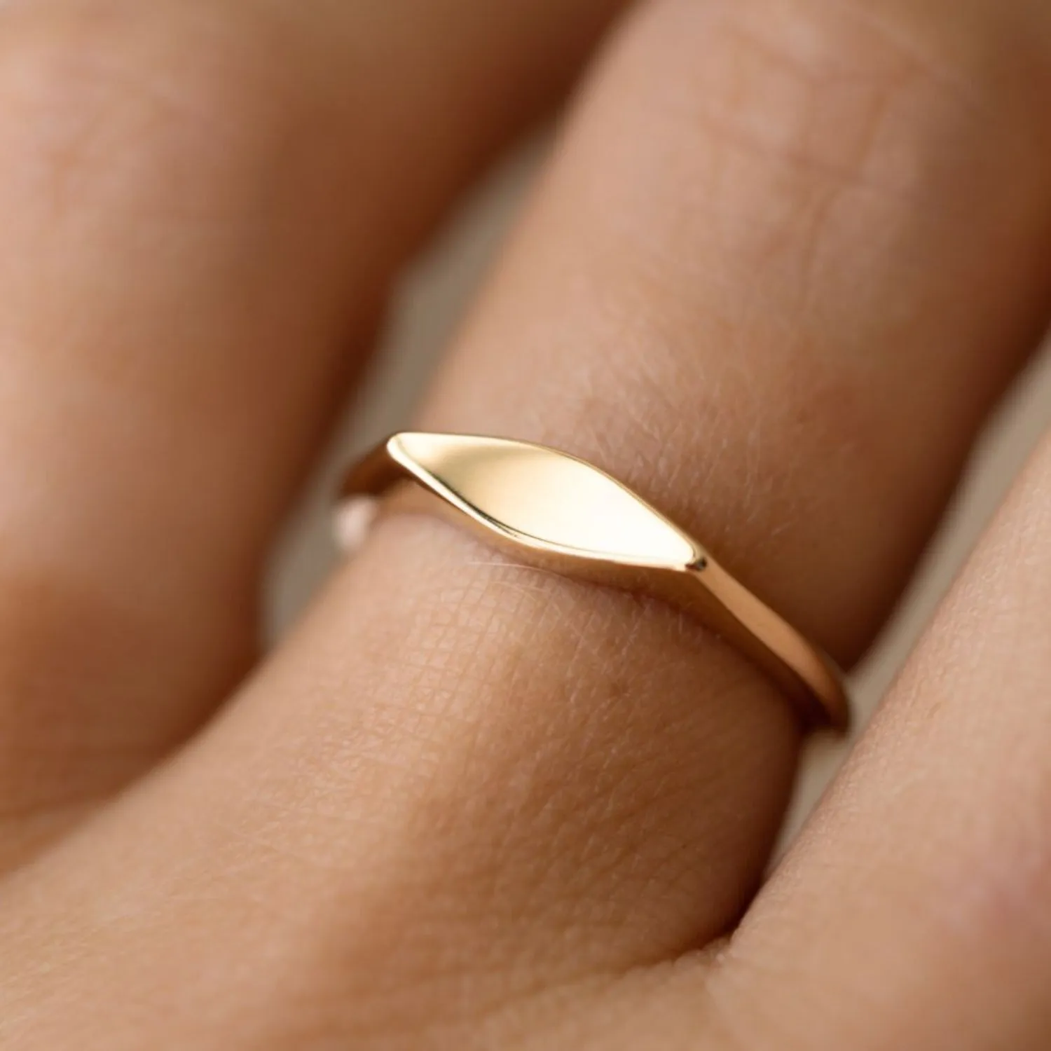 Interleaf Signet Ring