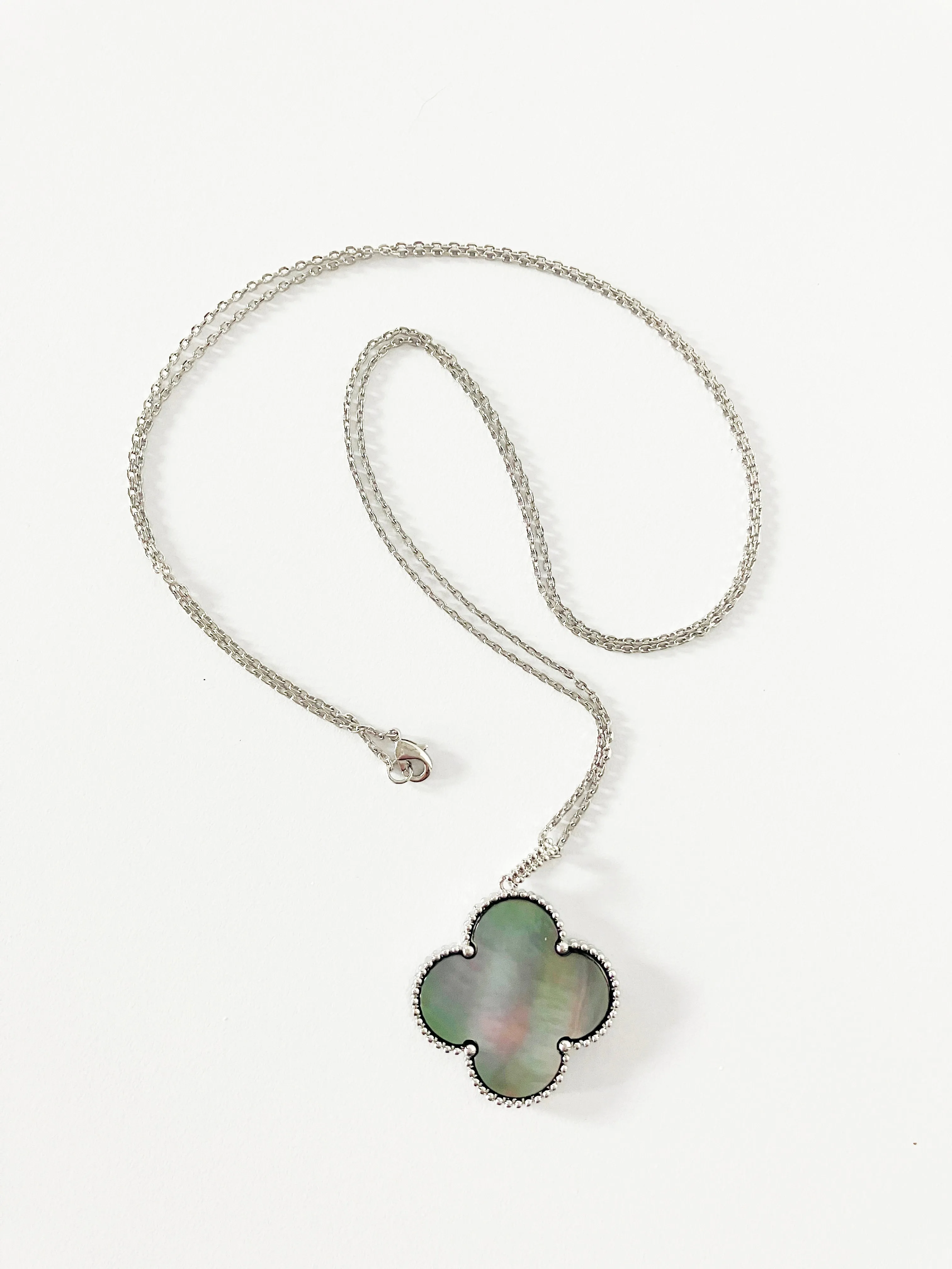 Large Gray Mother of Pearl Quatrefoil Motif Pendant in Silver
