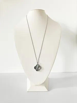 Large Gray Mother of Pearl Quatrefoil Motif Pendant in Silver