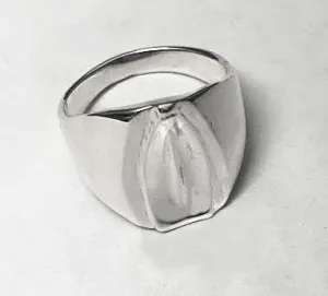 Rowing Tulip Blade Signet Style Ring