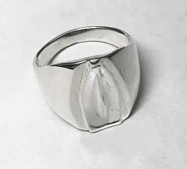 Rowing Tulip Blade Signet Style Ring
