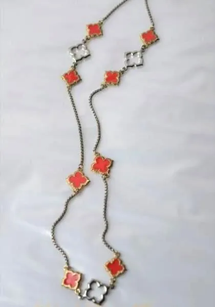 Small Clovers Necklace - Silver/Coral - Gold