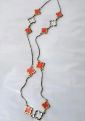 Small Clovers Necklace - Silver/Coral - Gold