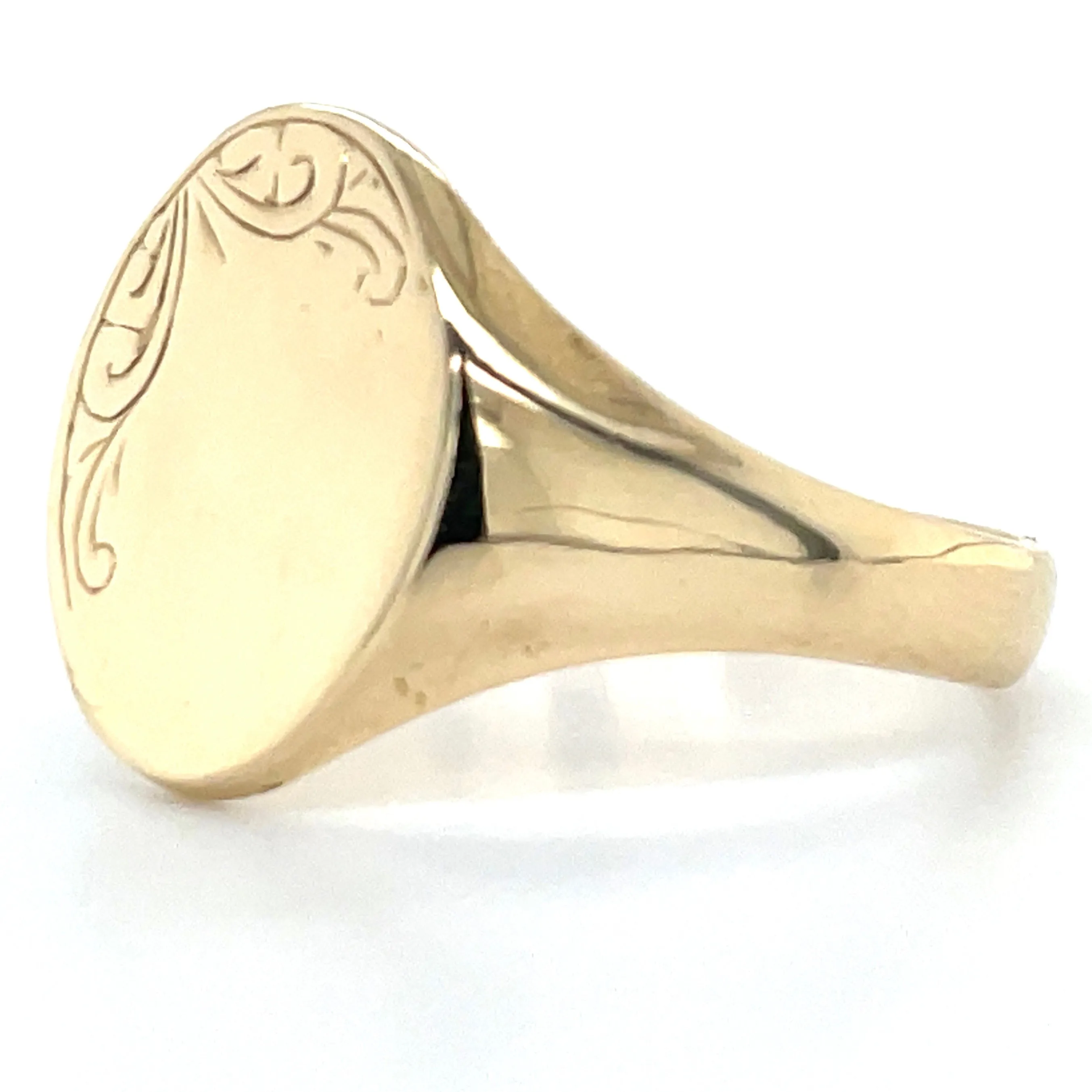 Vintage 9ct Yellow Gold Engraved Oval Signet Ring